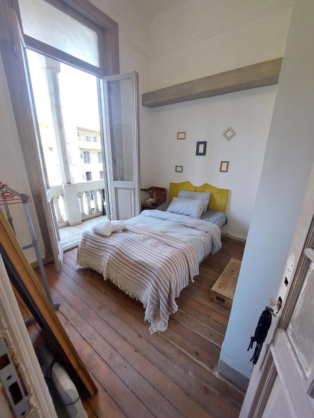Arab Hostel, Welcoming All Solo And Groups Travellers But, Unmarried Couples Not Allowed Alexandria Luaran gambar