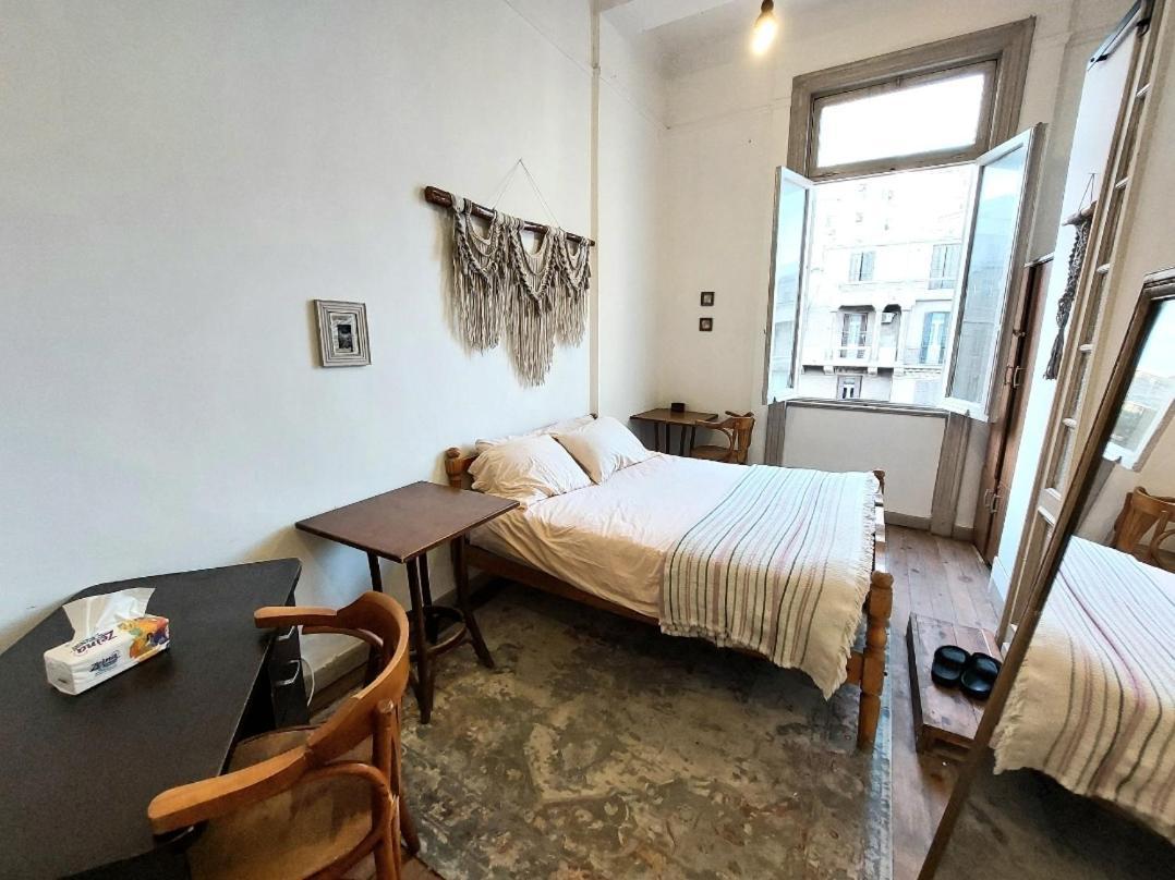 Arab Hostel, Welcoming All Solo And Groups Travellers But, Unmarried Couples Not Allowed Alexandria Luaran gambar
