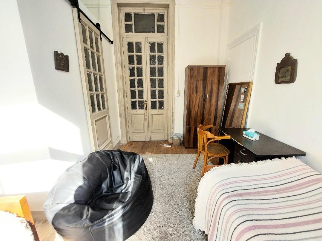 Arab Hostel, Welcoming All Solo And Groups Travellers But, Unmarried Couples Not Allowed Alexandria Luaran gambar