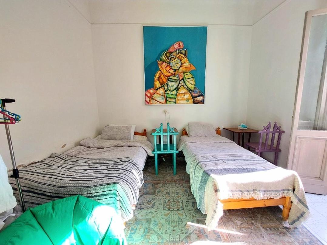 Arab Hostel, Welcoming All Solo And Groups Travellers But, Unmarried Couples Not Allowed Alexandria Luaran gambar