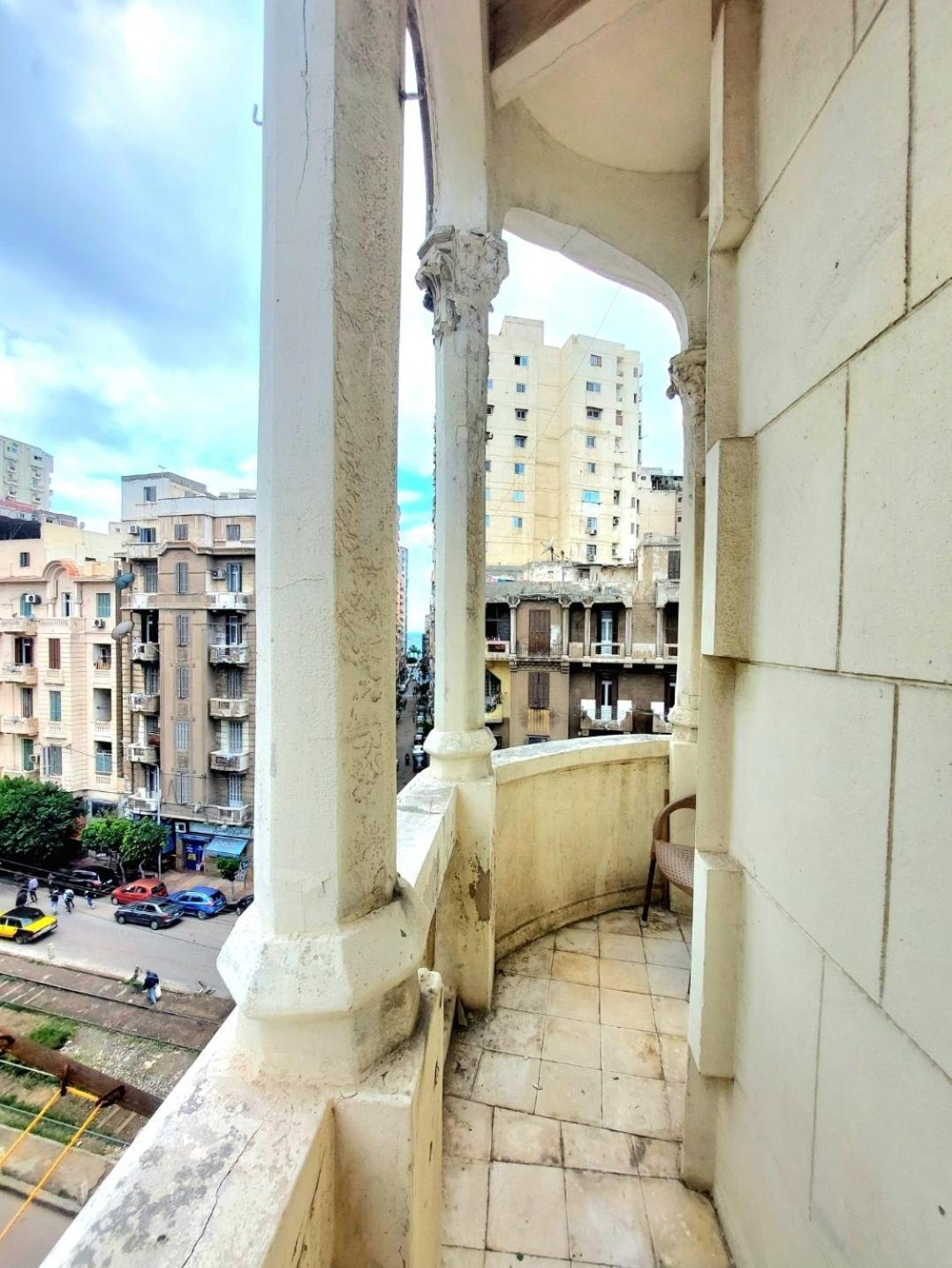 Arab Hostel, Welcoming All Solo And Groups Travellers But, Unmarried Couples Not Allowed Alexandria Luaran gambar