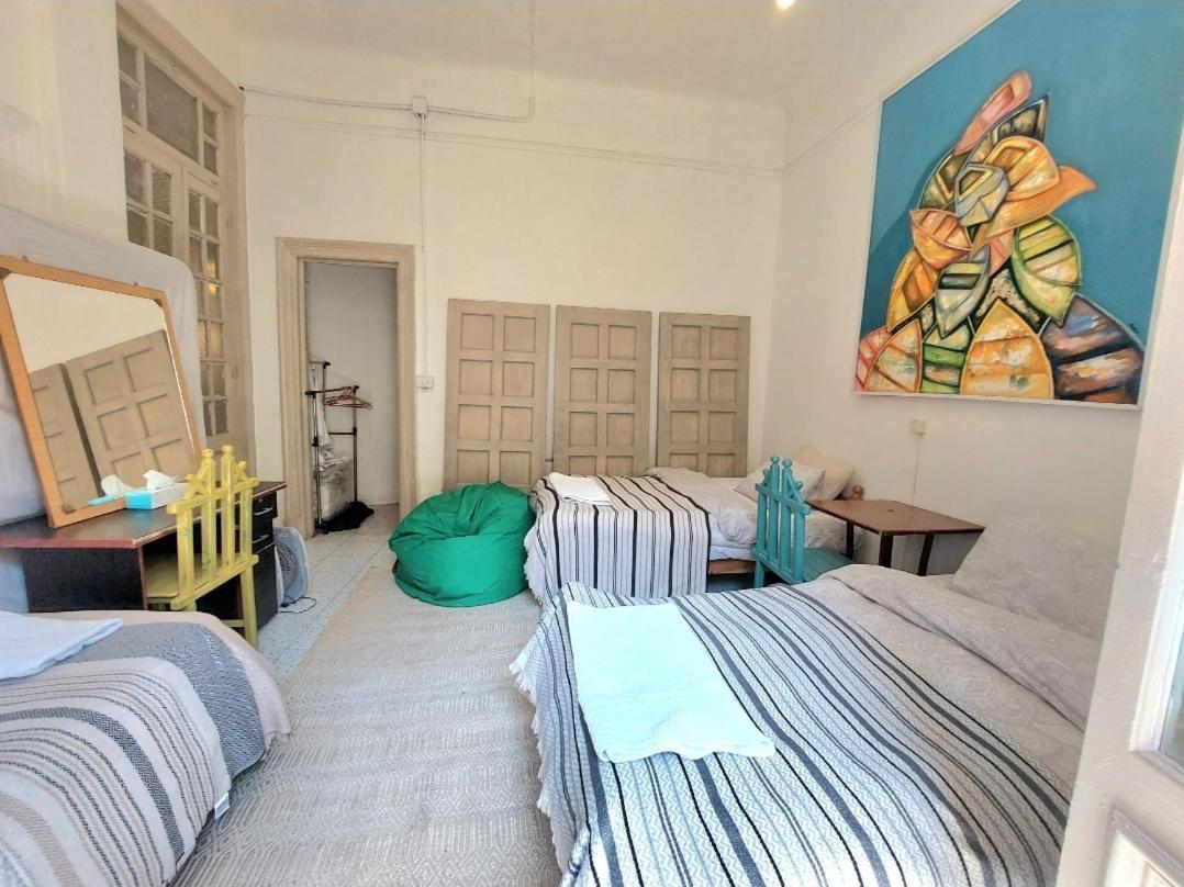 Arab Hostel, Welcoming All Solo And Groups Travellers But, Unmarried Couples Not Allowed Alexandria Luaran gambar
