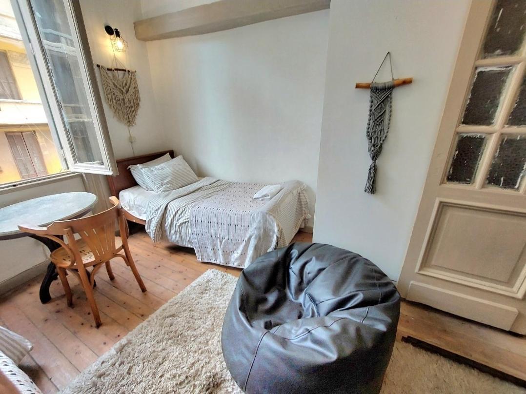 Arab Hostel, Welcoming All Solo And Groups Travellers But, Unmarried Couples Not Allowed Alexandria Luaran gambar