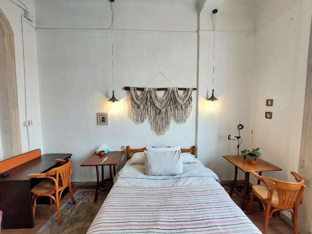 Arab Hostel, Welcoming All Solo And Groups Travellers But, Unmarried Couples Not Allowed Alexandria Luaran gambar