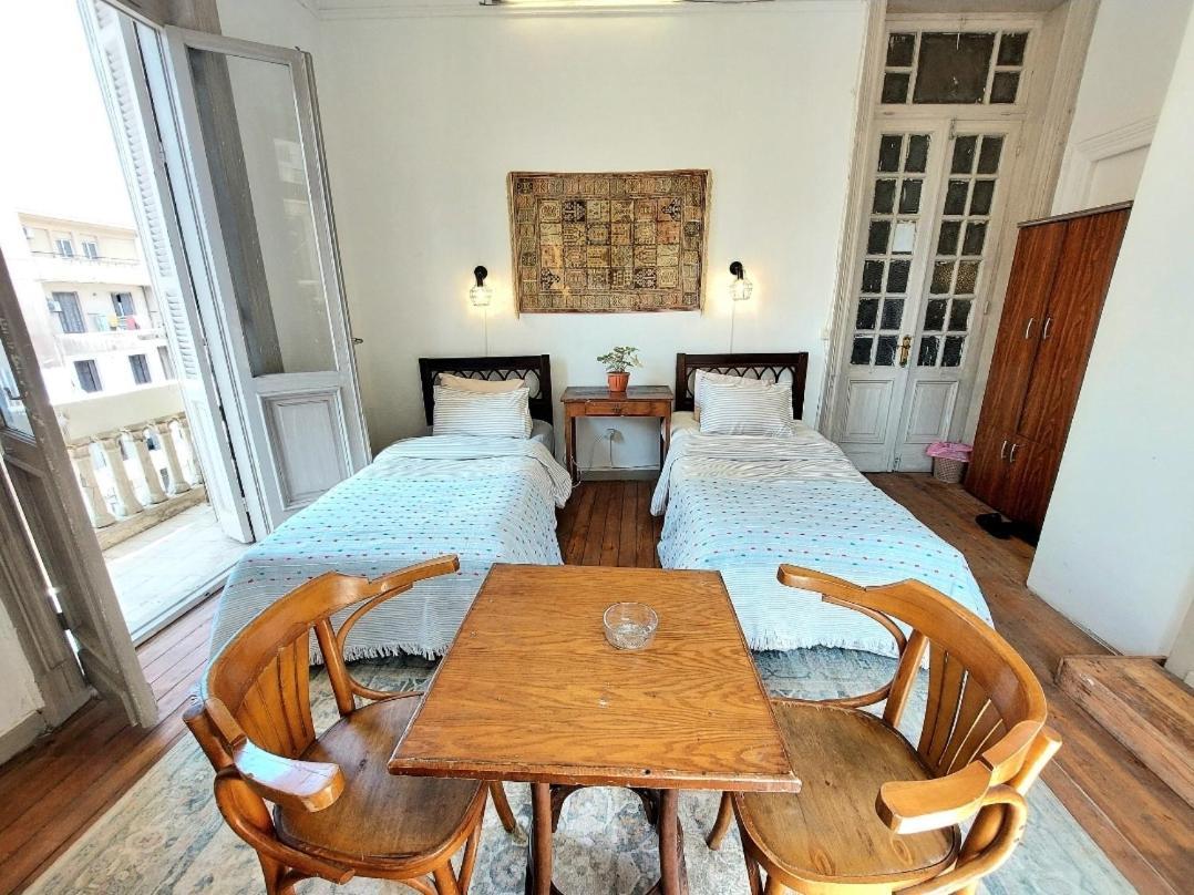 Arab Hostel, Welcoming All Solo And Groups Travellers But, Unmarried Couples Not Allowed Alexandria Luaran gambar