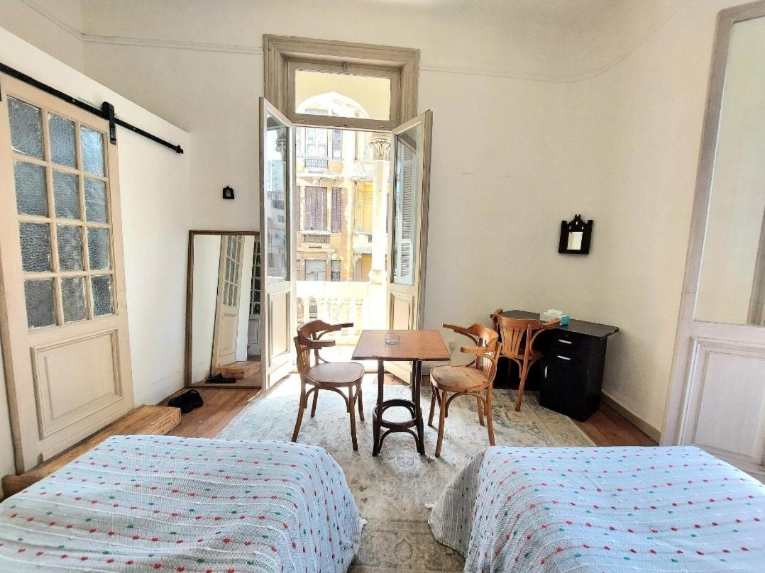Arab Hostel, Welcoming All Solo And Groups Travellers But, Unmarried Couples Not Allowed Alexandria Luaran gambar