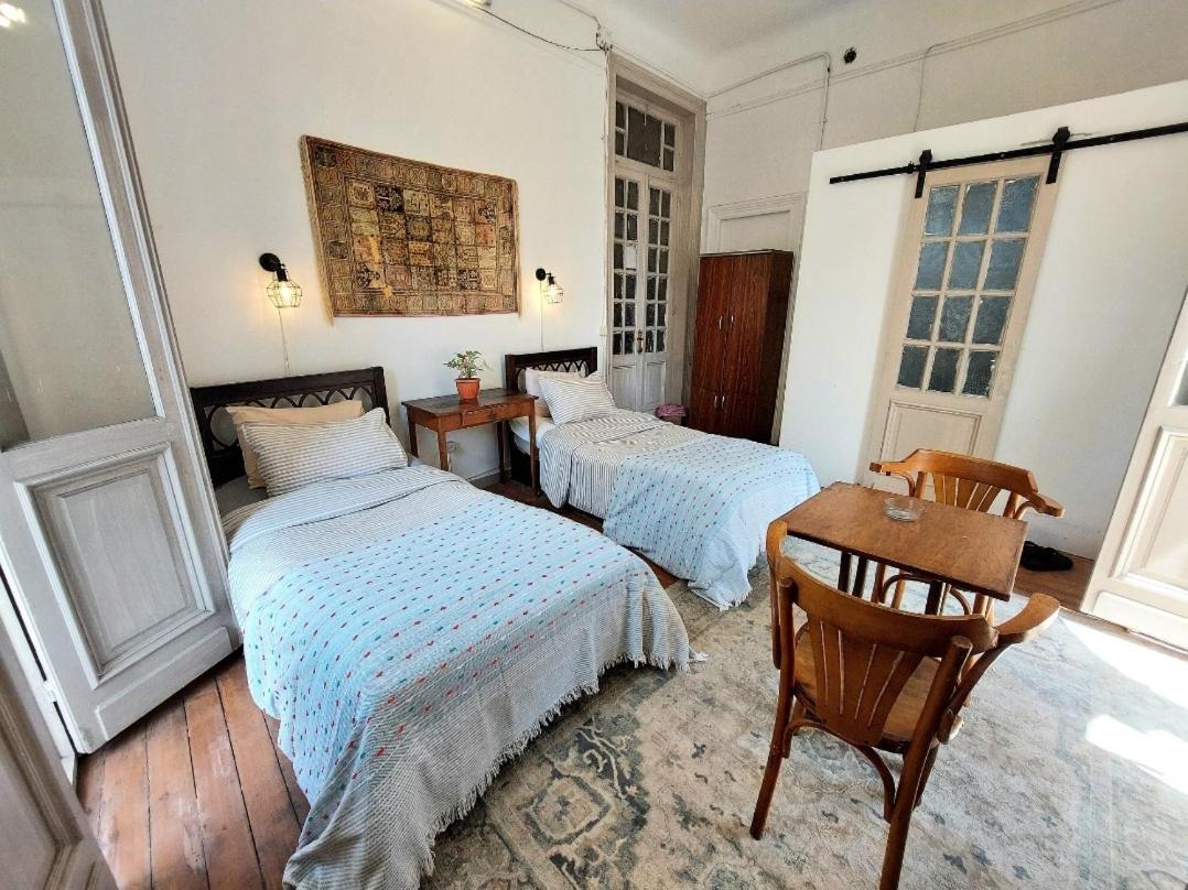 Arab Hostel, Welcoming All Solo And Groups Travellers But, Unmarried Couples Not Allowed Alexandria Luaran gambar