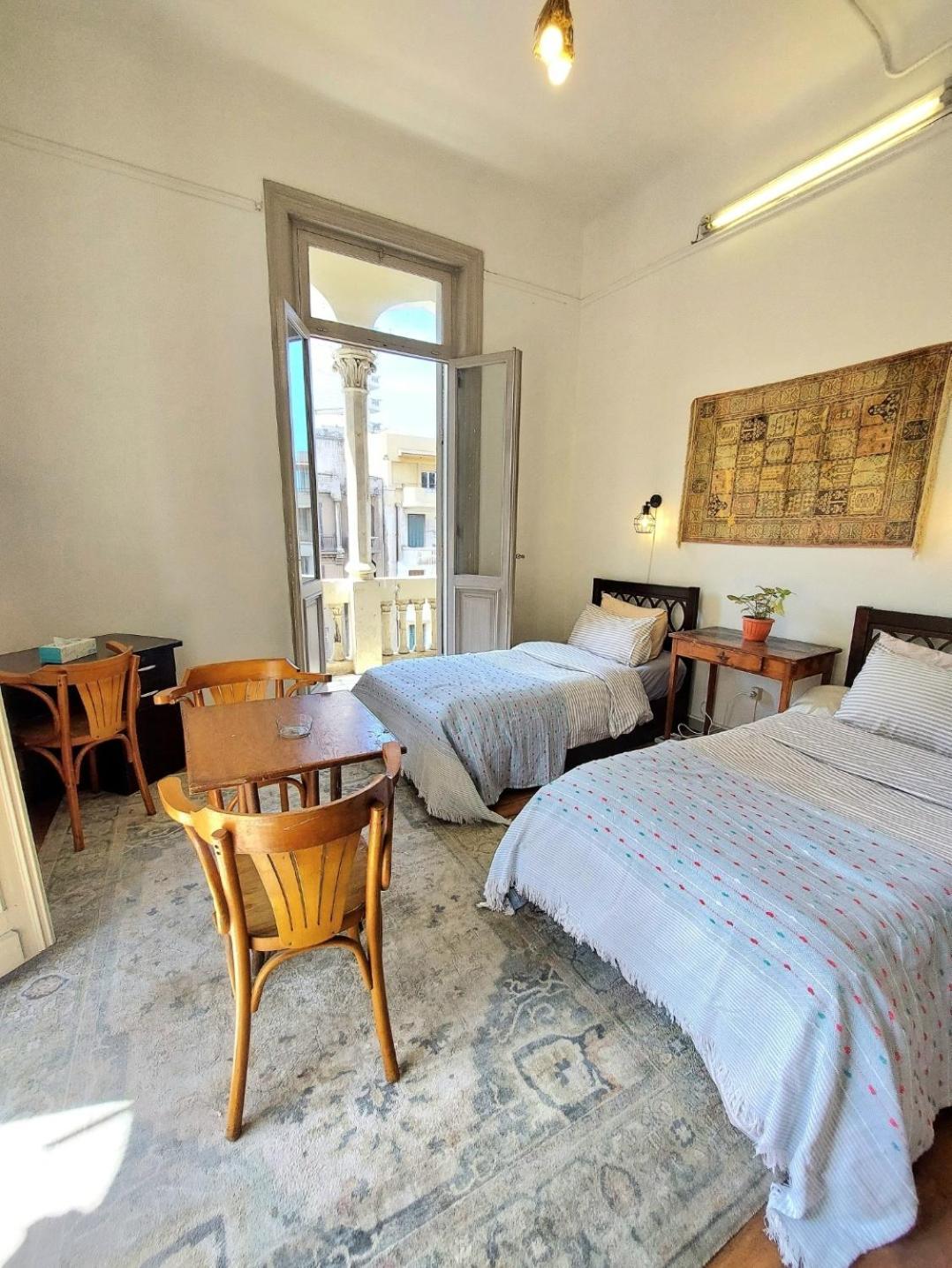 Arab Hostel, Welcoming All Solo And Groups Travellers But, Unmarried Couples Not Allowed Alexandria Luaran gambar